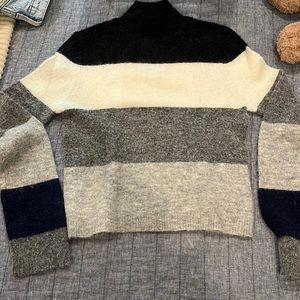 Equipment sweater size M